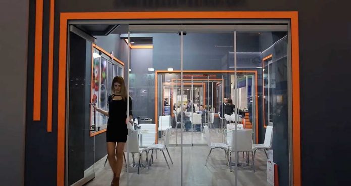 Top Hanging Movable Glass System
